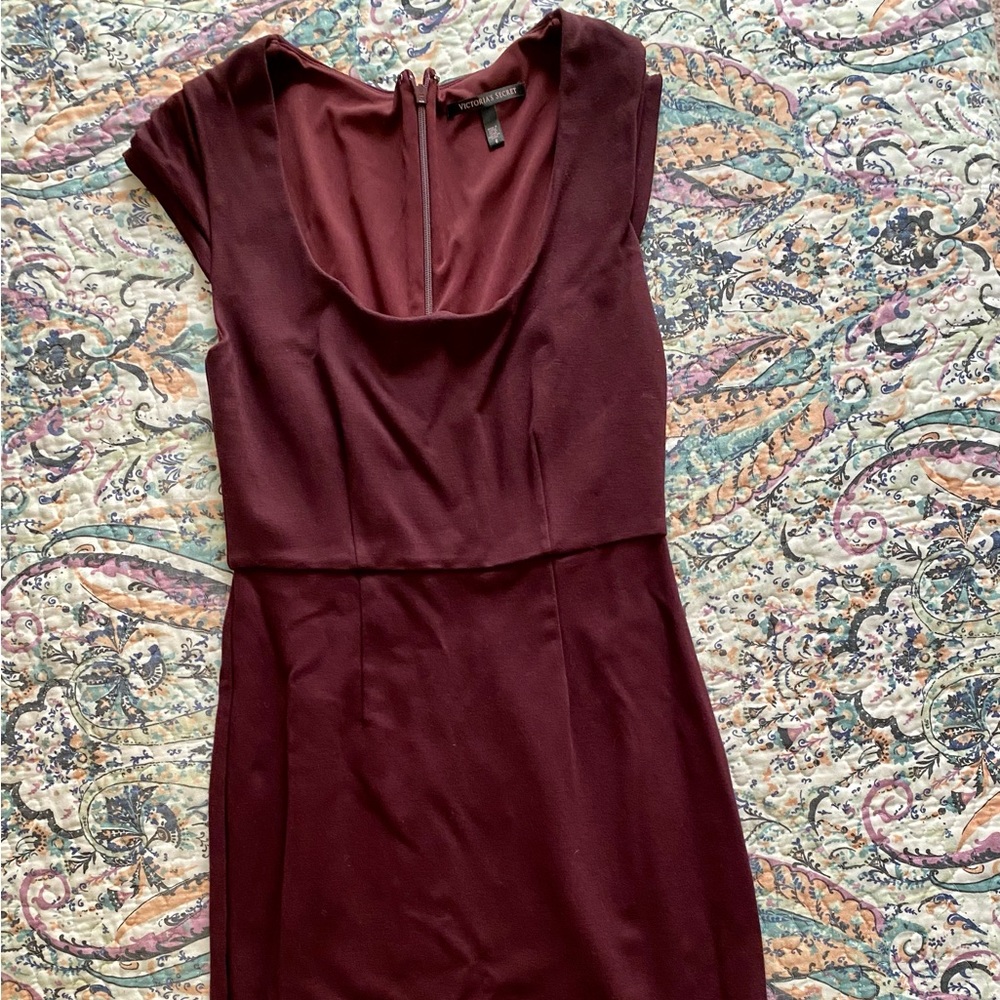 🔥🔥 Like new, Victoria Secret Purple knit midi dress. Great for any occasion!